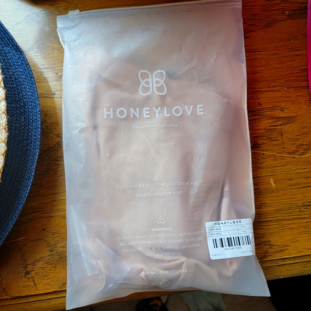 NWT Honeylove queen brief